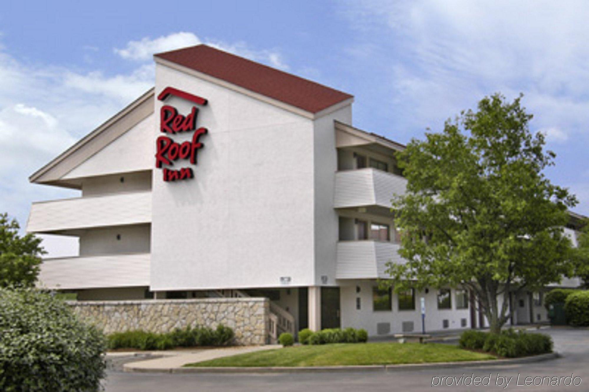 Red Roof Inn St Louis - Westport Сент-Луис Экстерьер фото